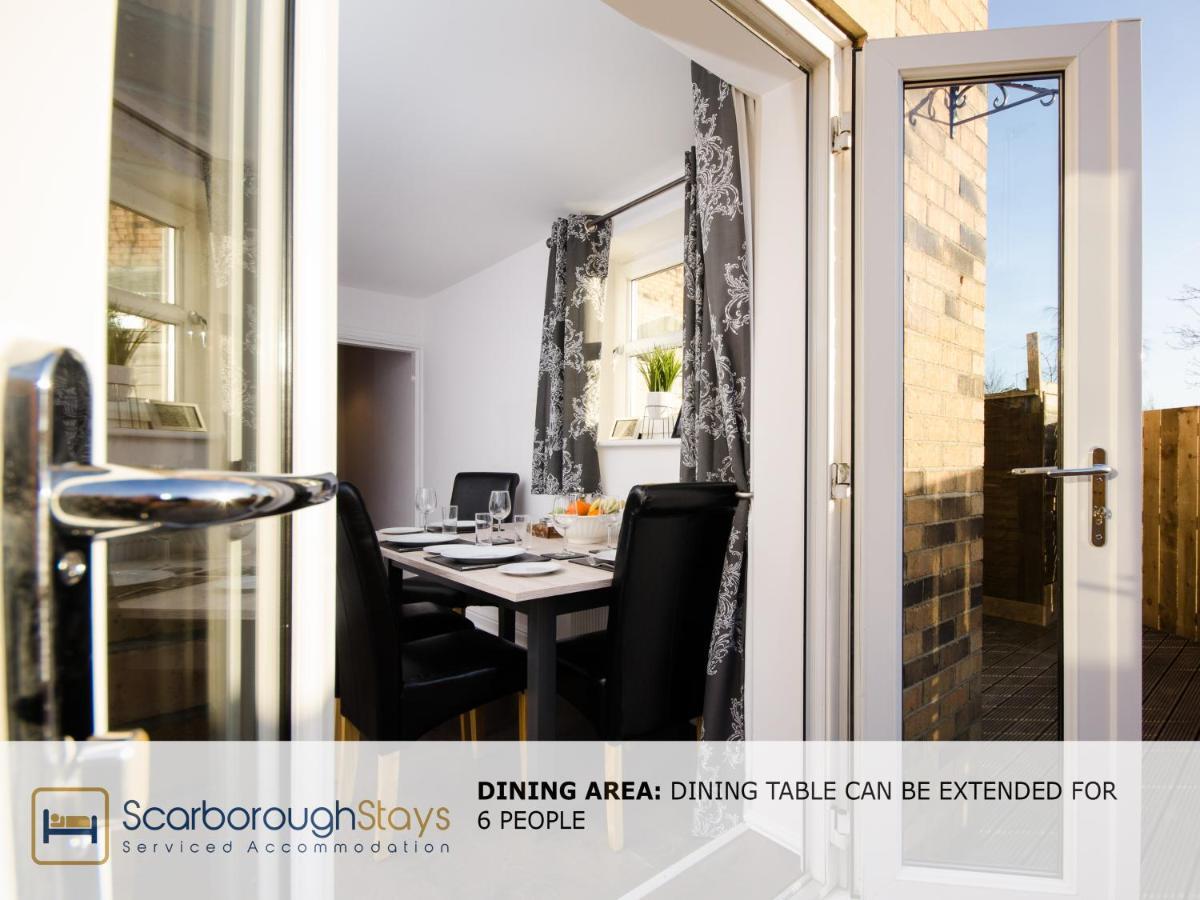 Hibernia Place, 3 Bedroom Townhouse With Patio & Seating Area - Free Parking Scarborough Zewnętrze zdjęcie